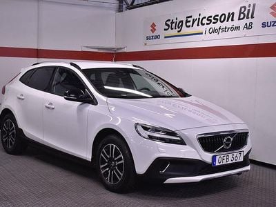 Vit Begagnad 2017 Volvo V40 Momentum Halvkombi | 164 499 kr (Lite dyr)