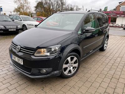 begagnad VW Touran Cross 2.0 TDI 7-sits 140hk