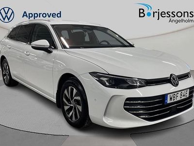 Vit Begagnad 2024 VW Passat Kombi | 334 000 kr (Marknadspris)