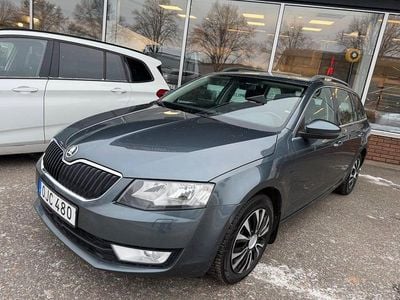 Grå Begagnad 2017 Skoda Octavia G-TEC Ambition Kombi | 64 900 kr