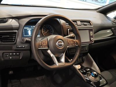Begagnad Nissan Leaf Acenta 110 kW (150 HK) 2023 Svart Halvkombi