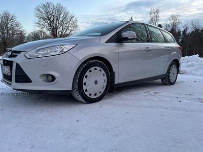 Begagnad Ford Focus 105 HK (77 kW) 2014 Grå Kombi