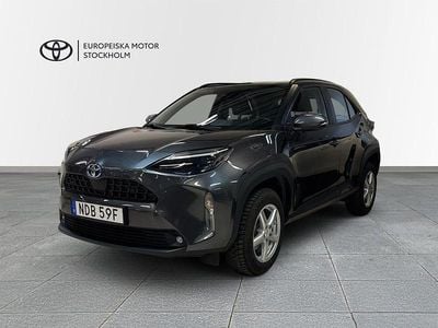 Grå Begagnad 2024 Toyota Yaris Hybrid Active | 284 900 kr (Marknadspris)