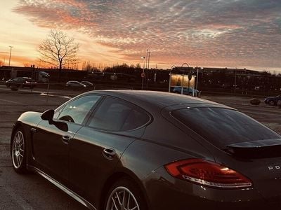 Porsche Panamera 4