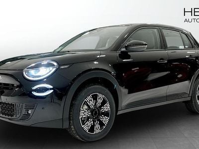 Svart Ny 2025 Fiat 600 Icon Halvkombi | 350 800 kr