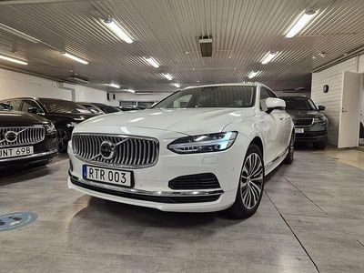 Vit Begagnad 2022 Volvo V90 Momentum Kombi | 399 000 kr (Marknadspris)