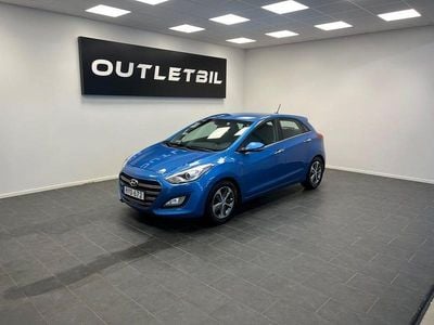 Blå Begagnad 2015 Hyundai i30 Premium Halvkombi | 99 000 kr (Marknadspris)