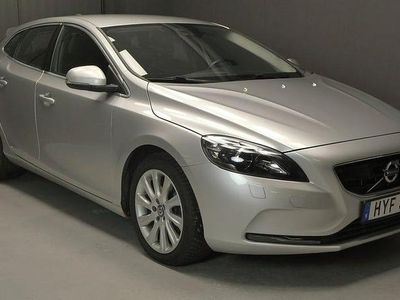 Silver Begagnad 2016 Volvo V40 Momentum Kombi | 139 900 kr (Bra pris)