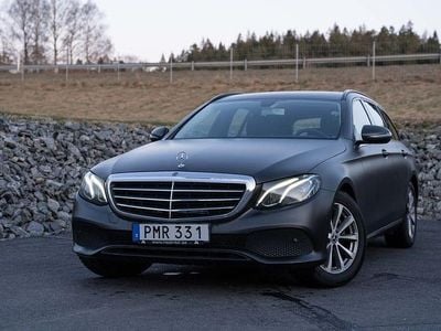 Begagnad Mercedes E220 163 HK (119 kW) 2018 Matte svart