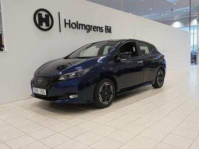 Begagnad Nissan Leaf Acenta 110 kW (150 HK) 2022 Blå Halvkombi