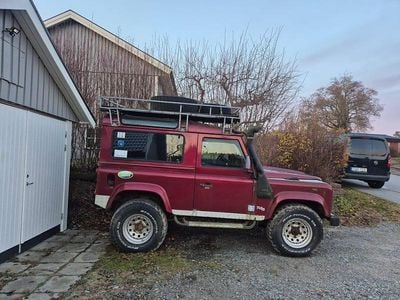 Begagnad Land Rover Defender 122 HK (89 kW) 2000 Kombi