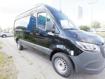 Ny Mercedes 320 110 kW (150 HK) 2025 Svart Pickup