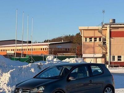 Begagnad VW Golf IV R 250 HK (183 kW) 2006 Halvkombi