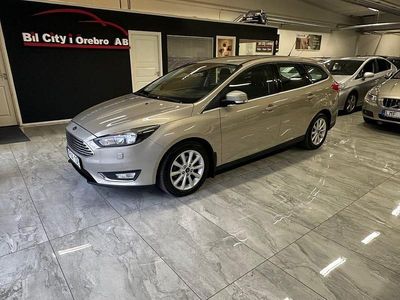Begagnad Ford Focus Titanium 101 HK (74 kW) 2015 Grå Kombi