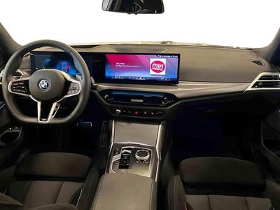 Begagnad BMW 330e 2025 Grå Kombi