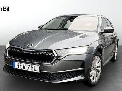 Grå Begagnad 2025 Skoda Octavia Selection Kombi | 309 900 kr (Marknadspris)
