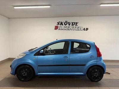 Begagnad Peugeot 107 68 HK (50 kW) 2008 Blåmetallic Halvkombi