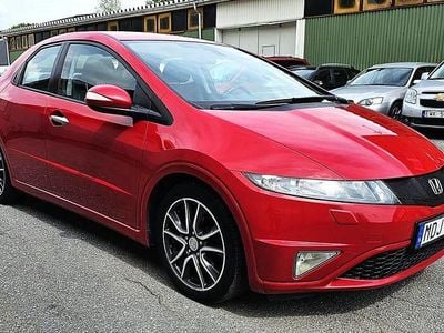 Begagnad Honda Civic Sport 141 HK (103 kW) 2012 Röd Halvkombi