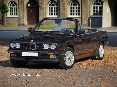 Blå Begagnad 1989 BMW 325 Cab | 460 000 kr