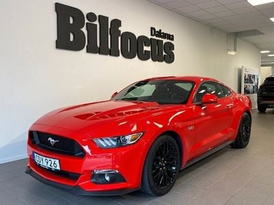 Begagnad Ford Mustang GT Fastback 422 HK (310 kW) 2017 Röd Sportkupé