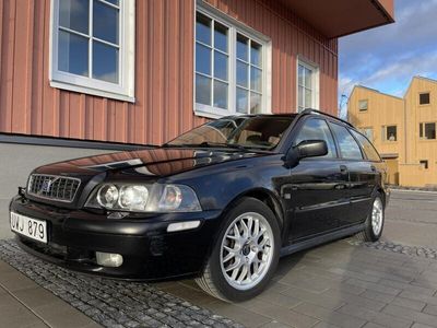 begagnad Volvo V40 2.0T Classic 2-ägare Fullservad