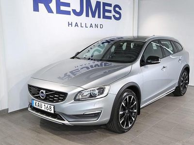 Silver Begagnad 2015 Volvo V60 CC Summum Kombi | 209 500 kr (Dyr)