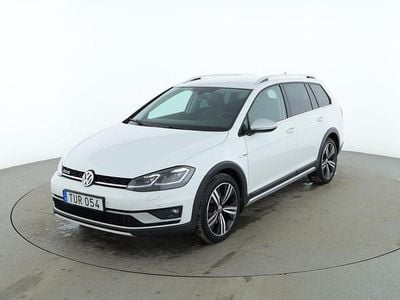 Vit Begagnad 2017 VW Golf VII Kombi | 153 000 kr (Marknadspris)