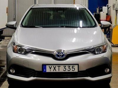 begagnad Toyota Auris Hybrid e-CVT Comfort Euro 6