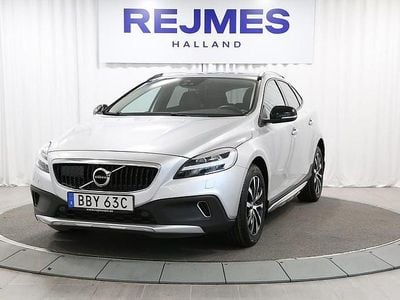 Silver Begagnad 2019 Volvo V40 Pro Halvkombi | 239 500 kr (Dyr)