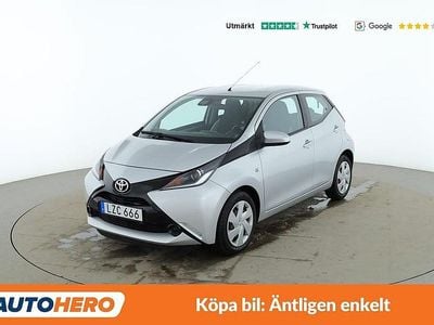 Begagnad Toyota Aygo X-play 70 HK (51 kW) 2016 Silver Halvkombi