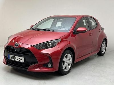 Röd Begagnad 2022 Toyota Yaris Active | 162 800 kr (Superpris)