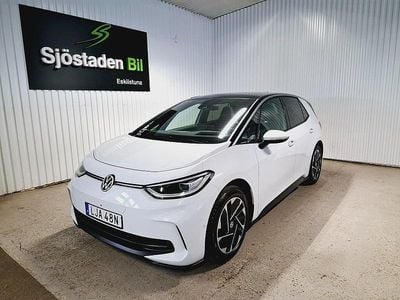 Vit Begagnad 2023 VW ID.3 Pro Performance Halvkombi | 354 900 kr (Marknadspris)