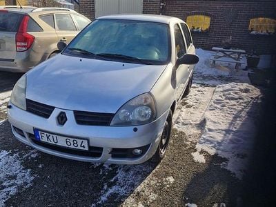 Begagnad Renault Clio R.S. 75 HK (55 kW) 2007 Halvkombi