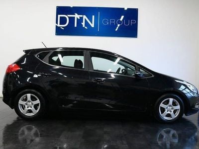 Begagnad Kia Ceed Comfort 135 HK (99 kW) 2013 Svart Halvkombi