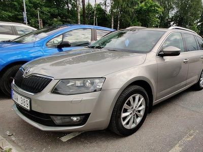 Begagnad Skoda Octavia 150 HK (110 kW) 2014 Beige Halvkombi