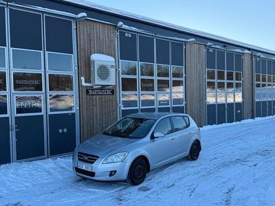 Silver Begagnad 2009 Kia Ceed EX Halvkombi | 44 500 kr (Bra pris)