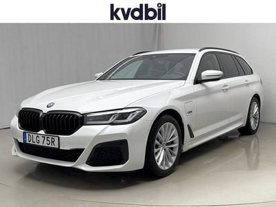 Vit Begagnad 2022 BMW 530e M Sport Kombi | 349 000 kr (Superpris)