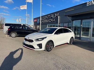 Vit Begagnad 2019 Kia ProCeed GT Kombi | 204 900 kr (Marknadspris)