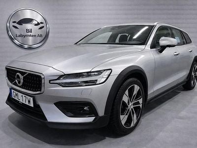 Silver Begagnad 2020 Volvo V60 CC Momentum Kombi | 179 900 kr (Lite dyr)