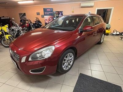 Röd Begagnad 2012 Volvo V60 Momentum Kombi | 59 800 kr (Lite dyr)