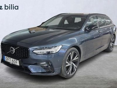 Blå Begagnad 2023 Volvo V90 Plus Kombi | 399 900 kr (Marknadspris)