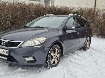 Begagnad Kia Ceed 2011 Halvkombi