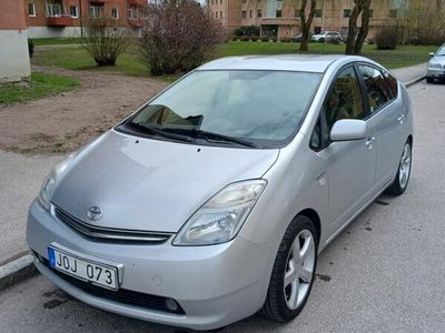 begagnad Toyota Prius 1.5 VVT-i + 3CM CVT Euro 4