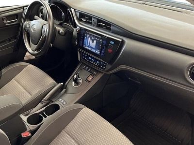 begagnad Toyota Auris Hybrid e-CVT Comfort Euro 6