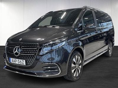 Grå Begagnad 2025 Mercedes V300 Minibuss | 929 000 kr (Dyr)