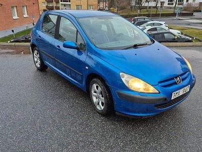 Begagnad 2002 Peugeot 307 Halvkombi | 16 000 kr (Marknadspris)