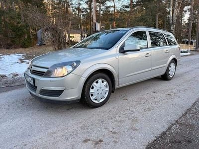 Begagnad Opel Astra 125 HK (91 kW) 2005 Grå Kombi