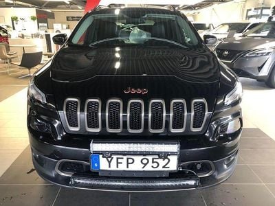 Begagnad Jeep Cherokee 200 HK (147 kW) 2016 Speciell svart metallic med flakes SUV