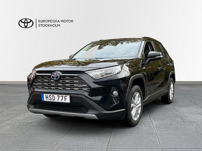 Svart Begagnad 2021 Toyota RAV4 Hybrid Executive SUV | 324 900 kr (Marknadspris)