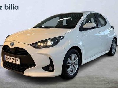 Begagnad Toyota Yaris Hybrid Active 116 HK (85 kW) 2022 Vit Halvkombi